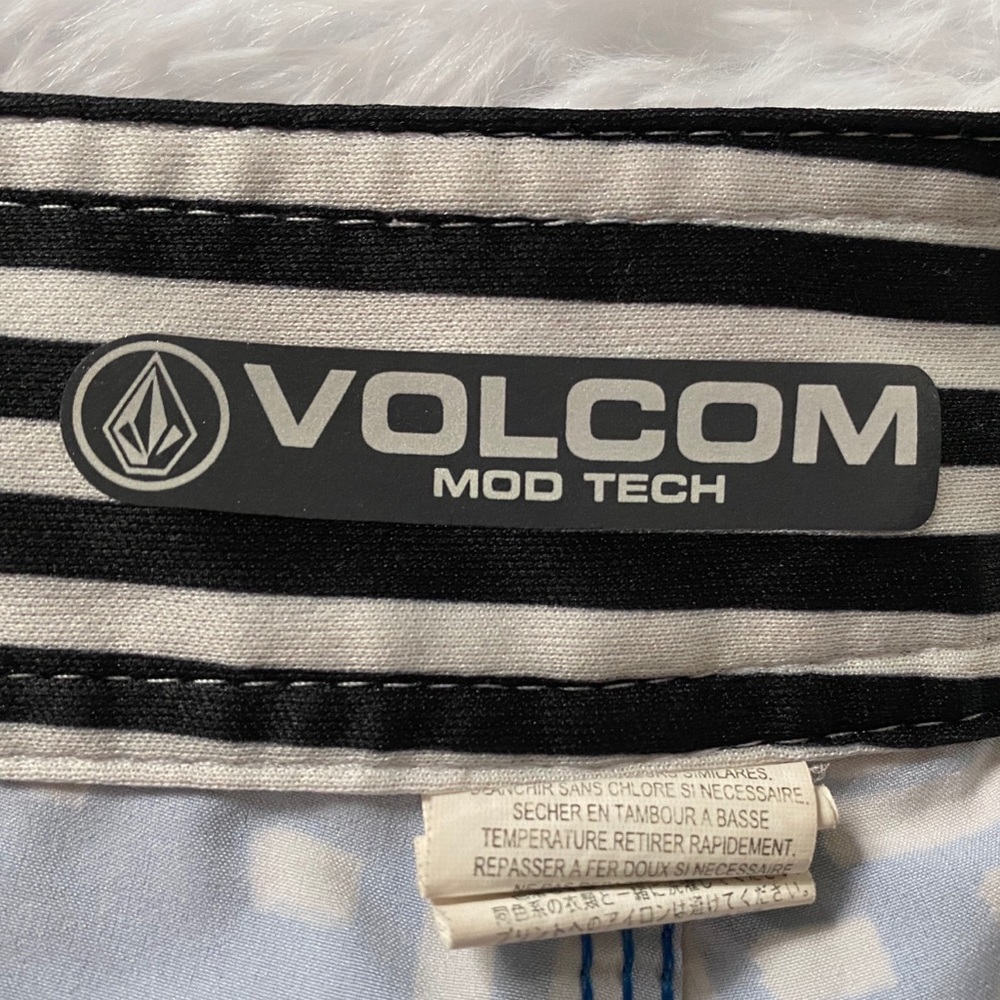 Volcom Mod Tech Board Shorts - image 7